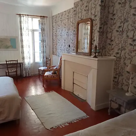 Le Mas Palegry Chambres D'hotes Aux Oiseaux Couette-café *